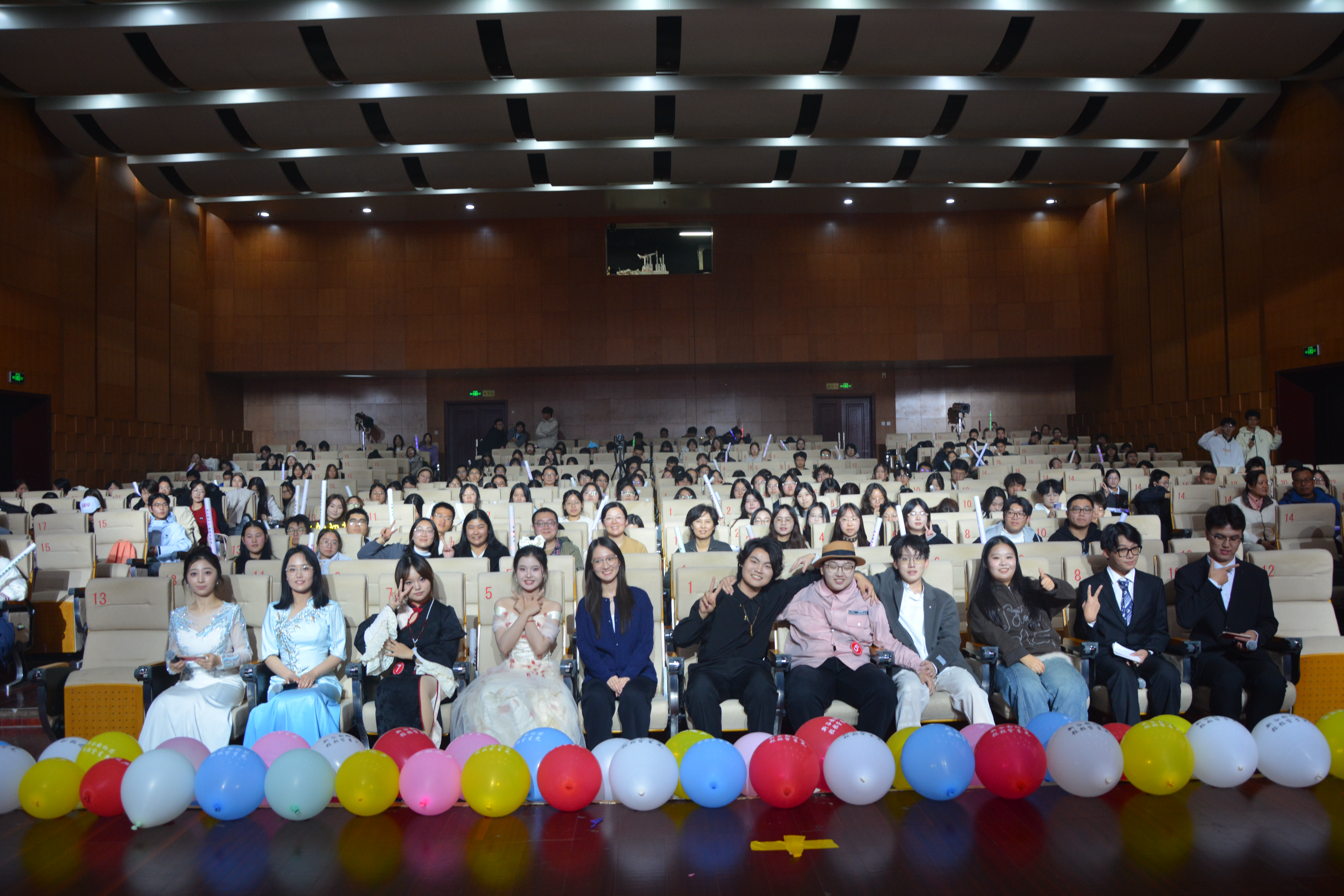 公司举办2025年“谷粒之声”决赛暨“新谷韵初芒，粒粒皆星光”迎新晚会